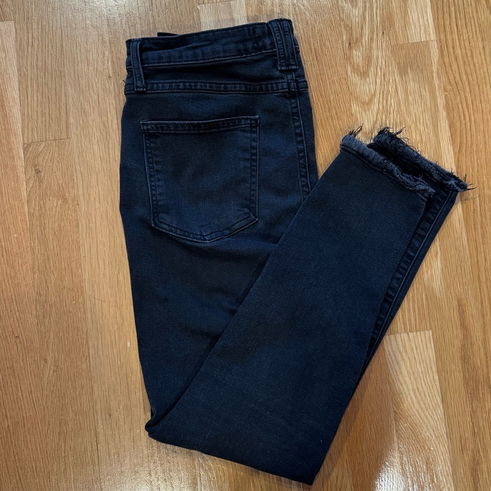 JUST BLACK Skinny Jean